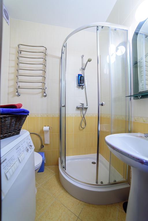 Apartments Nekrasova-Rufa 23 Lviv Buitenkant foto